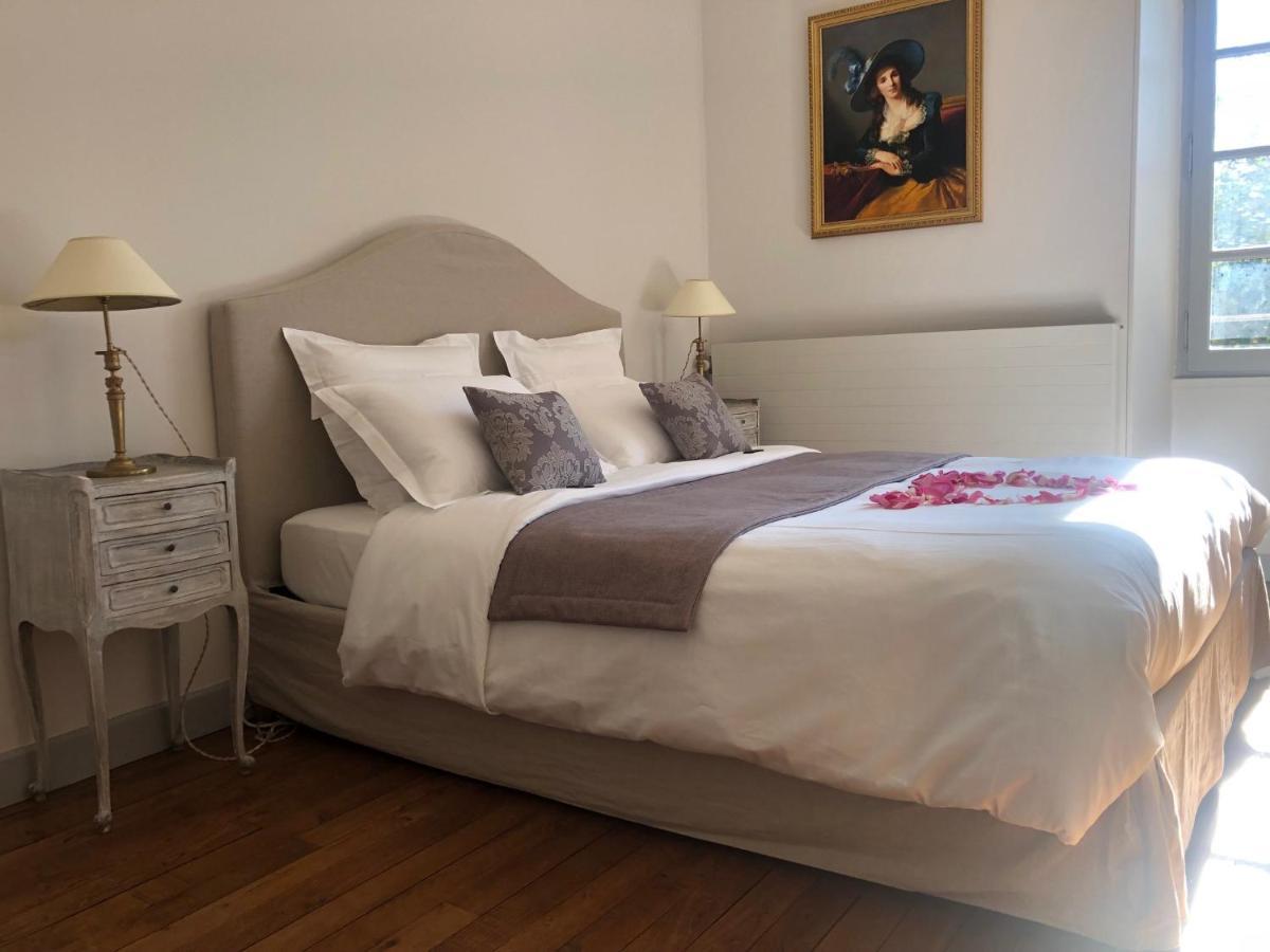 Bed and Breakfast Domaine De Monplaisir Caylus Exterior foto