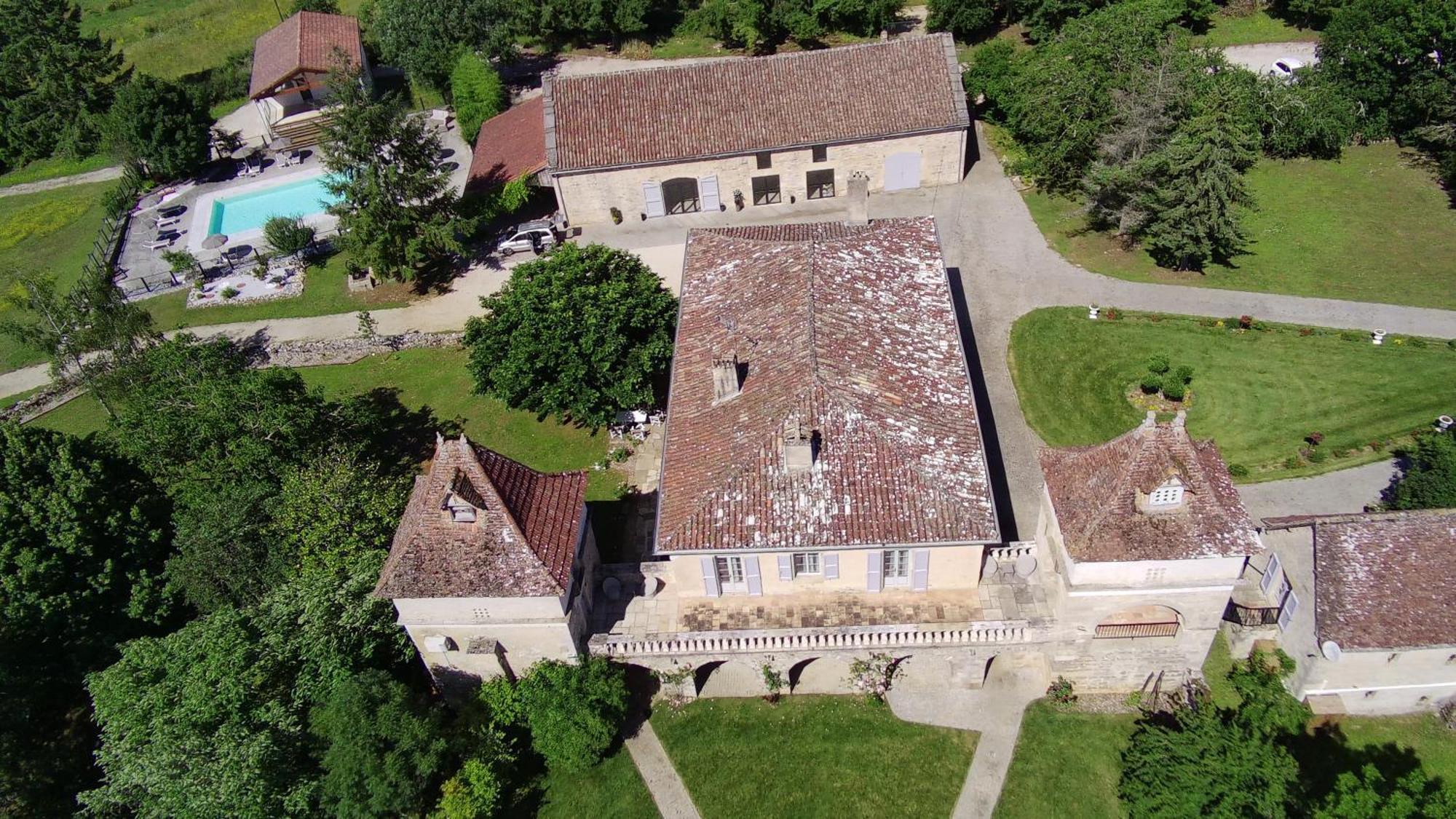 Bed and Breakfast Domaine De Monplaisir Caylus Exterior foto